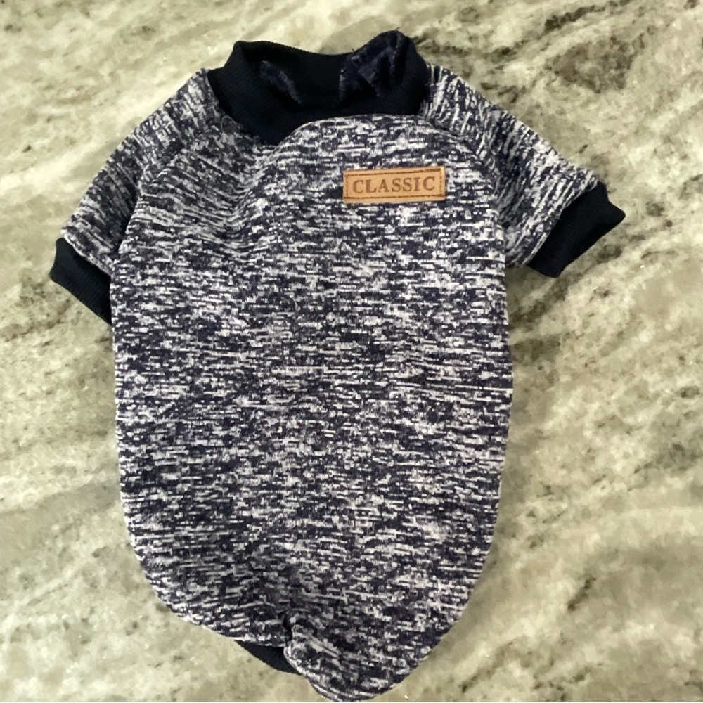 Dog pullover sweatshirt size medium chest 17” & length 12” in heather navy blue